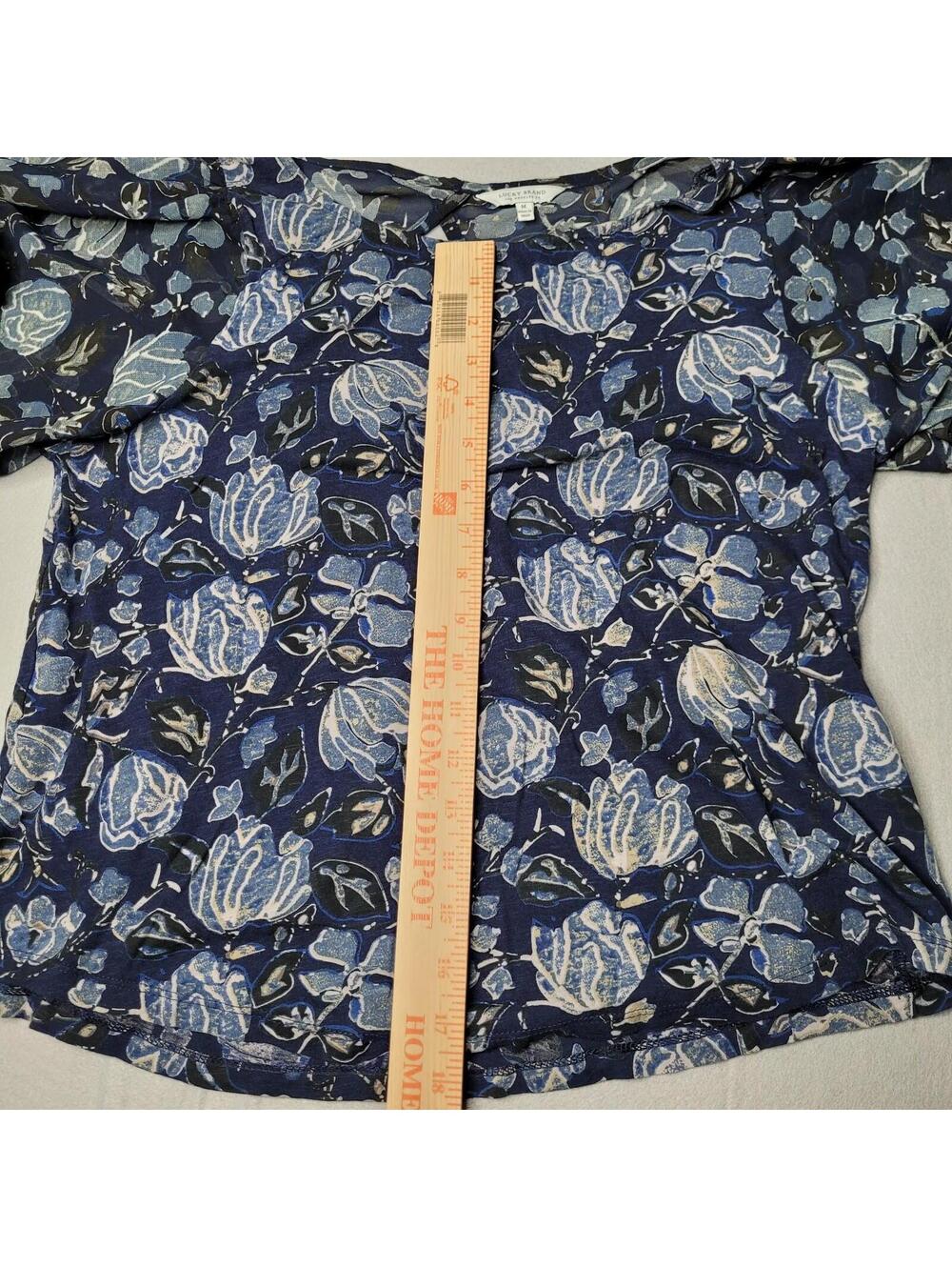 Lucky Brand Women's Flutter Sleeve T-Shirt Floral Cut Out Back Blue white Sz M - Picture 5 of 8